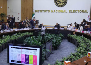 INE aprueba reparto de pluris para el Senado; confirma senaduría de Javier Corral
