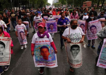 Abogado del caso Ayotzinapa pronostica lo peor: “si no hay avances, podría ser la última reunión”
