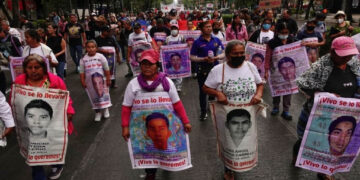 Abogado del caso Ayotzinapa pronostica lo peor: “si no hay avances, podría ser la última reunión”