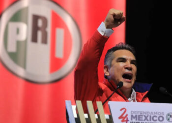Expresidentes y militantes del PRI presentan impugnación contra reformas que permitieron reelección de Alejandro Moreno