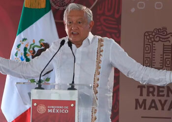 AMLO: A mi edad no puedo ser “barbero ni lambiscón”, pero Mara Lezama ha hecho un buen gobierno en QR