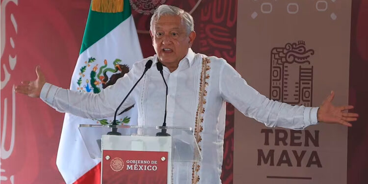 AMLO: A mi edad no puedo ser “barbero ni lambiscón”, pero Mara Lezama ha hecho un buen gobierno en QR