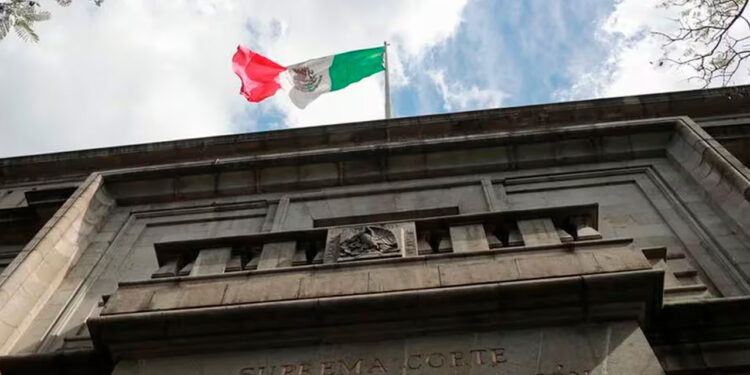 Cuánto ganarán jueces, magistrados y ministros con la reforma judicial de AMLO