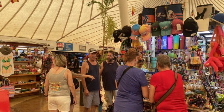 Arriba a Mazatlán el crucero “Navigator of the Seas” con más de 3 mil pasajeros a bordo