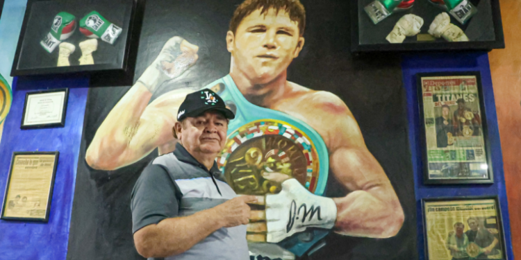 Chepo Reynoso, el entrenador de box que huyó de su pueblo, fue carnicero y descubrió al Canelo Álvarez