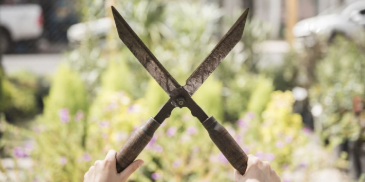 Mujer discute con su pareja en Morelos y lo amenaza de muerte con tijeras de jardinería; fue vinculada a proceso