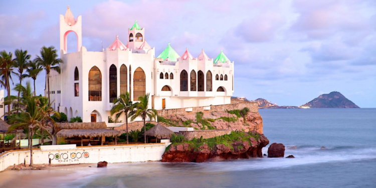 Viernes mayormente soleado acompañado de momentos nubosos con posible llovizna e intenso calor se pronostica en Mazatlán