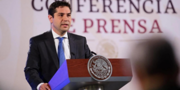 Sheinbaum anuncia que Antonio Martínez seguirá al frente del SAT