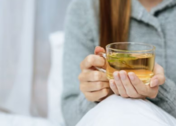 Estos son los alimentos que nunca se deben acompañar con té, según nutricionistas