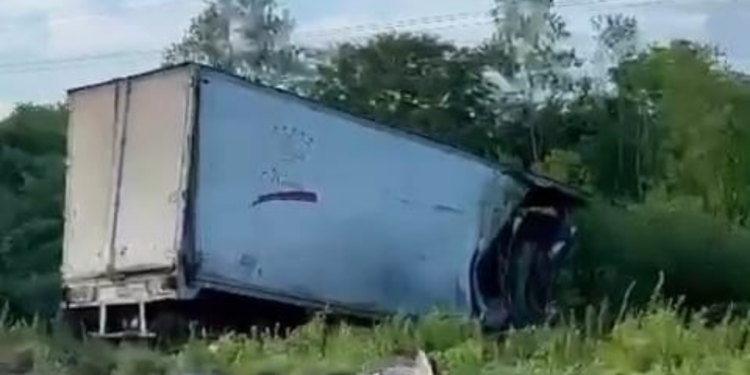 Dos personas mueren en choque de tráiler en la maxipista Mazatlán – Culiacán