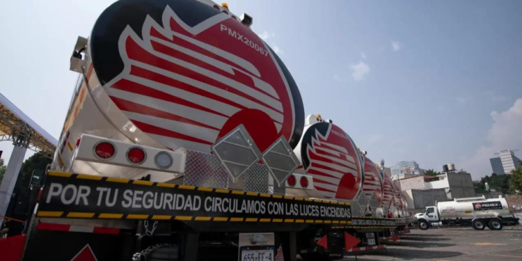 López Obrador recomienda a Sheinbaum seguir con el rescate de Pemex