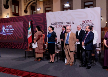 Tamales, mariachi y muchas fotos: el “pequeño convivio” con el que AMLO se despidió del gabinete de seguridad