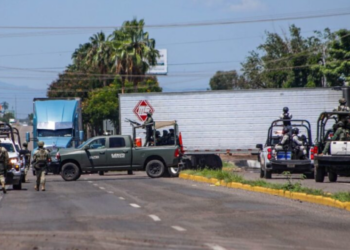 Sinaloa cumple 18 días de crisis bajo el asedio de la “narcoguerra” y los bloqueos carreteros