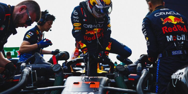 ‘Todo parecía estar muy al límite con los neumáticos’; Checo revela motivo que le complicó rendir en Q2 de Singapur