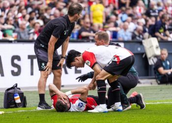 Santiago Gimenez FUERA casi todo el año: Feyenoord confirma lesión; recuperación tardaría 3 MESES