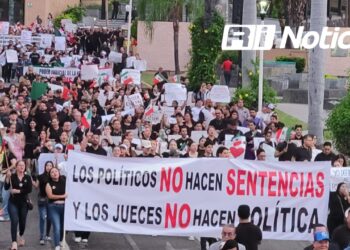 Realizan en Culiacán Mega marcha en protesta por la Reforma al Poder Judicial.