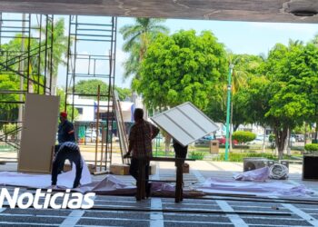 Retiran escenario en Palacio de Gobierno tras cancelación del “Grito”