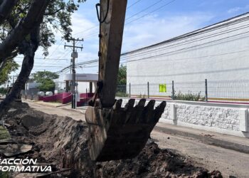 No puedo ser tapadera de nadie, constructora encargada de obra en Av. Mazatlán trabaja lento: Alcalde