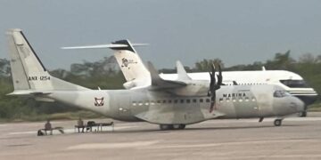 “No debería haber operativo especial”, alcalde tras arribo de avión de la Marina al Aeropuerto Internacional de Mazatlán