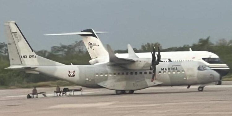 “No debería haber operativo especial”, alcalde tras arribo de avión de la Marina al Aeropuerto Internacional de Mazatlán