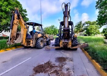 Derrames de aguas negras ya no es un tema de colectores, sino por la basura que la gente tira en calles y coladeras: Alcalde
