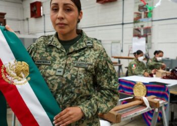 Claudia Sheinbaum recibirá banda presidencial confeccionada por soldado de la Sedena