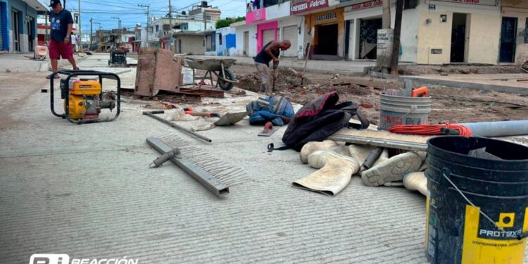 Con 3 meses de retraso, constructora que “moderniza” Av. Insurgentes aún NO concluye la primera etapa