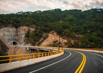 Cierran a la circulación la autopista Mazatlán-Durango tras enfrentamientos de civiles armados