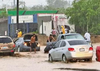 “Ileana” se debilita; deja a su paso inundaciones y deslaves