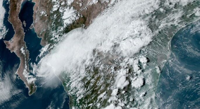 La tormenta tropical “Ileana” se debilita a depresión sobre el oeste de México