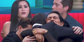 Ricardo Peralta llora por la salida de Gomita y reclama al público: “están votando por personas que están actuando”