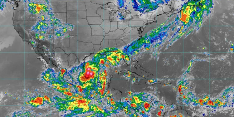 SMN alerta por lluvias y posible formación de nuevos ciclones en el Pacífico y el Golfo de México