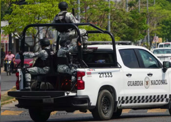 Guardia Nacional asegura arsenal y vehículos en Piaxtla de Abajo