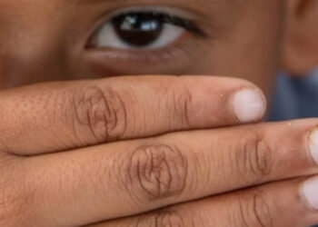 EE.UU. alerta de niños en México involucrados en cosecha de sustancias para hacer drogas