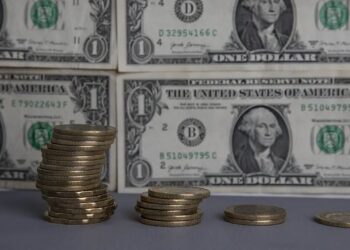 Peso roza las 20 unidades por dólar por avance de reforma judicial