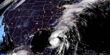 “Helene” se intensifica a huracán categoría 2; ocasionará lluvias en Península de Yucatán