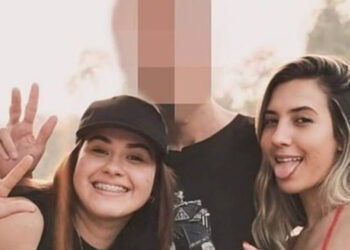Por una foto haciendo señas: sicarios confunden a 2 hermanas con miembros de un cártel y las matan