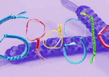 ¿Qué es el Scoubidou, al que Google le dedicó el Doodle de hoy 12 de septiembre?