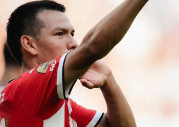 Hirving Lozano lidera la tabla de goleo de la Eredivisie