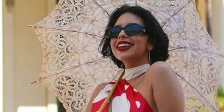 Ángela Aguilar es demandada por una de sus coristas por despido injustificado, estaba cubriendo licencia de maternidad