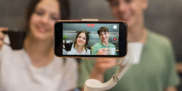 ¿Qué deben evitar los influencers para no ser sancionados por la Cofepris?