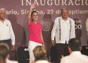 Otra vez AMLO minimiza violencia en Sinaloa; Sheinbaum respalda a Rubén Rocha