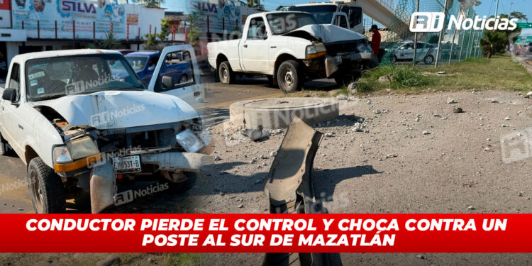 Conductor pierde el control y choca contra un poste al sur de Mazatlán