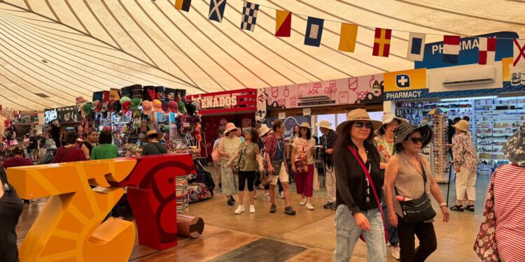 Arriba a Mazatlán el crucero “Carnival Firenze” con más de 4 mil pasajeros a bordo