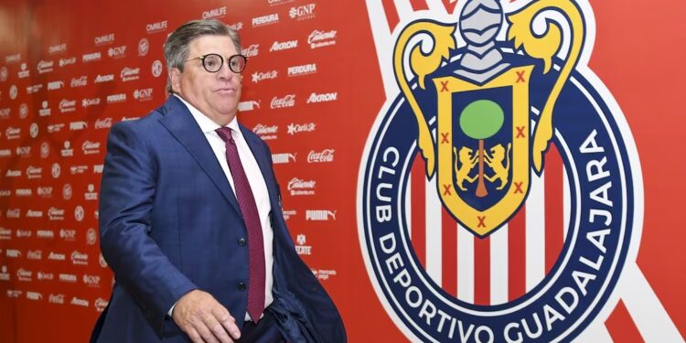 Miguel Herrera aceptaría ser técnico de Chivas pese a su pasado con América
