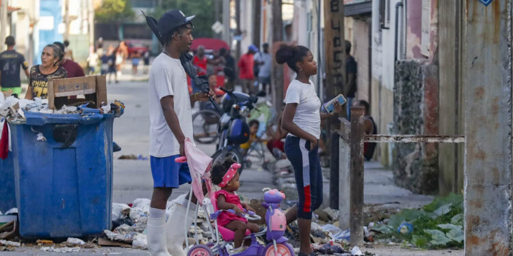 México ofrece ayuda a Cuba ante colapso de su sistema eléctrico