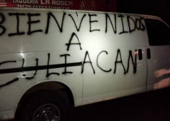 Identifican a dos de los cuerpos abandonados en una camioneta en Culiacán, Sinaloa; eran padre e hijo