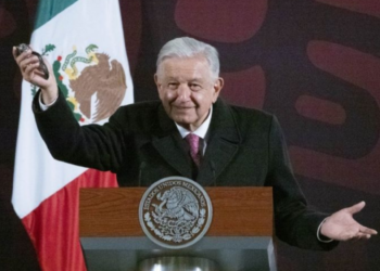 Ofrecieron 1 mdp por reloj de AMLO: “Me emocioné porque sabía que lo iba abrazar”