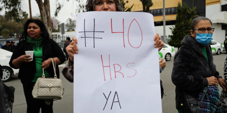 Sheinbaum promete que reducción de la jornada laboral será “gradual” y “consensuada”