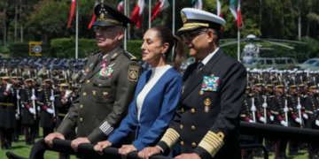 “Nunca emitiré una orden que vulnere los derechos del Pueblo”, dice Sheinbaum en Salutación de las Fuerzas Armadas